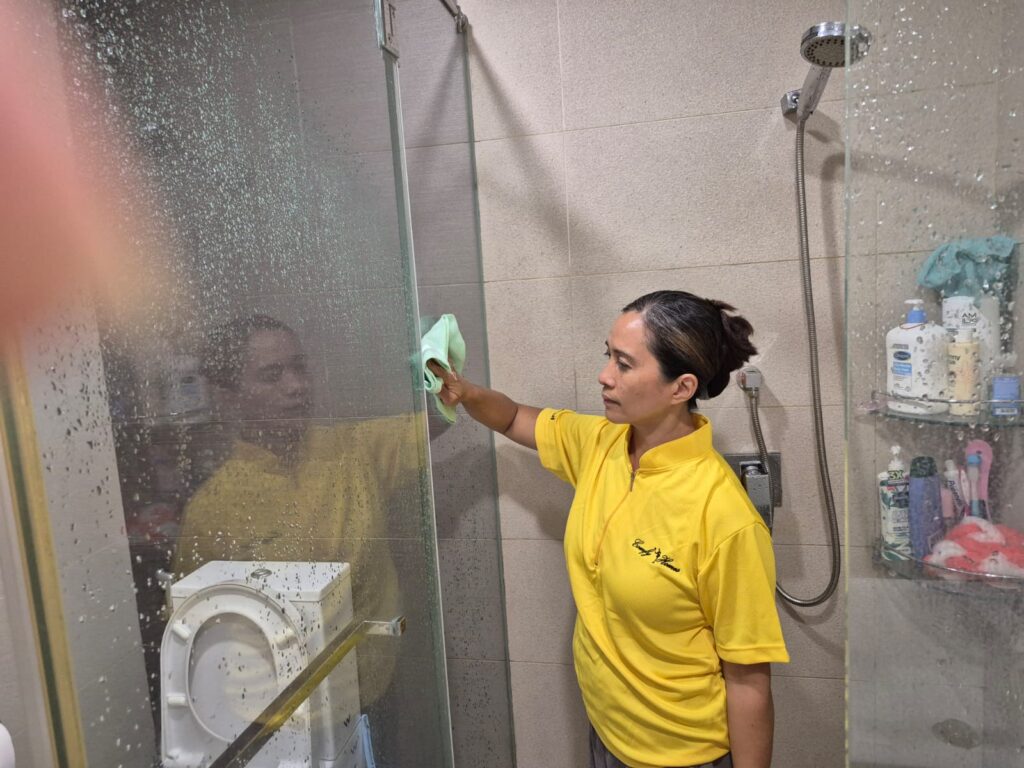 Comfyhomes cleaning in HDB